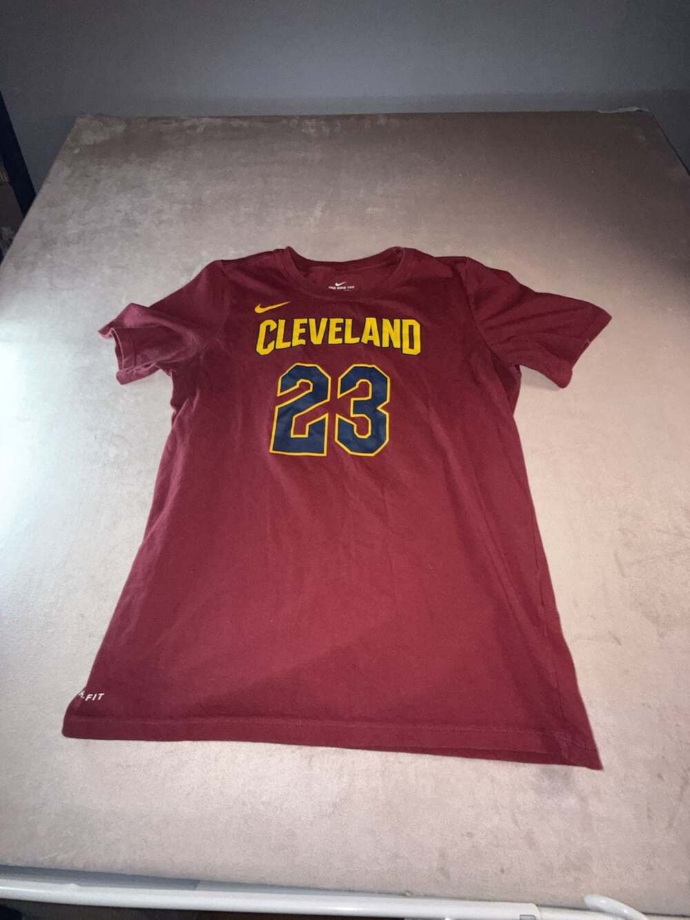 Nike Cleveland Cavaliers LeBron James #23 Dri-FIT Tee Youth Large (BoxA4-2039)